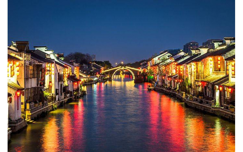 文旅夜游燈光應(yīng)該怎么做才能帶來(lái)更多的游客？