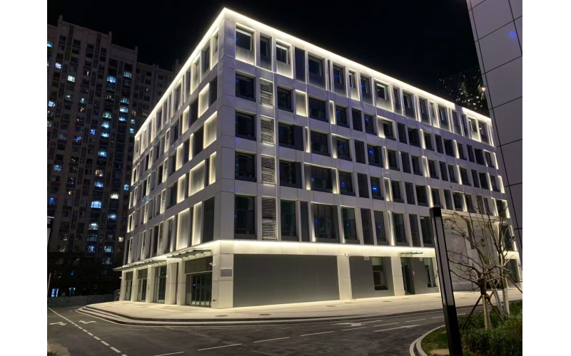 山東鐵信建設(shè)集團之臘山河西路4#地塊樓體夜景亮化工程