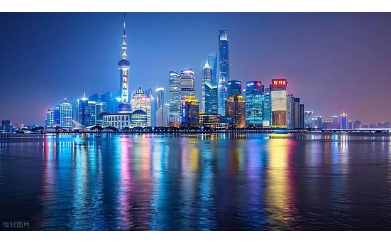 點(diǎn)亮樓宇夜景，煥活城市天際 —— 山東原實(shí)科技于樓體亮化工程之旅