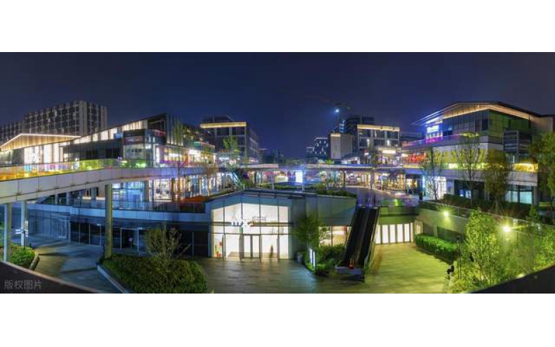 光影織就煙火巷 智亮齊魯夜經(jīng)濟 —— 商業(yè)步行街亮化工程的創(chuàng)新升級